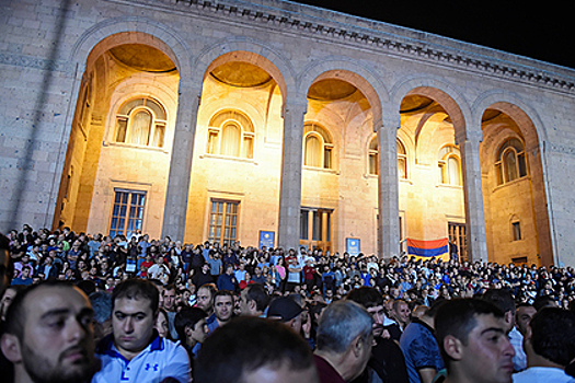 Парламент Армении отверг предложение Пашиняна