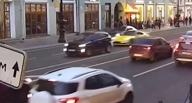 Водителя желтого Porsche, устроившего экстремальный заезд в Санкт-Петербурге, поймали