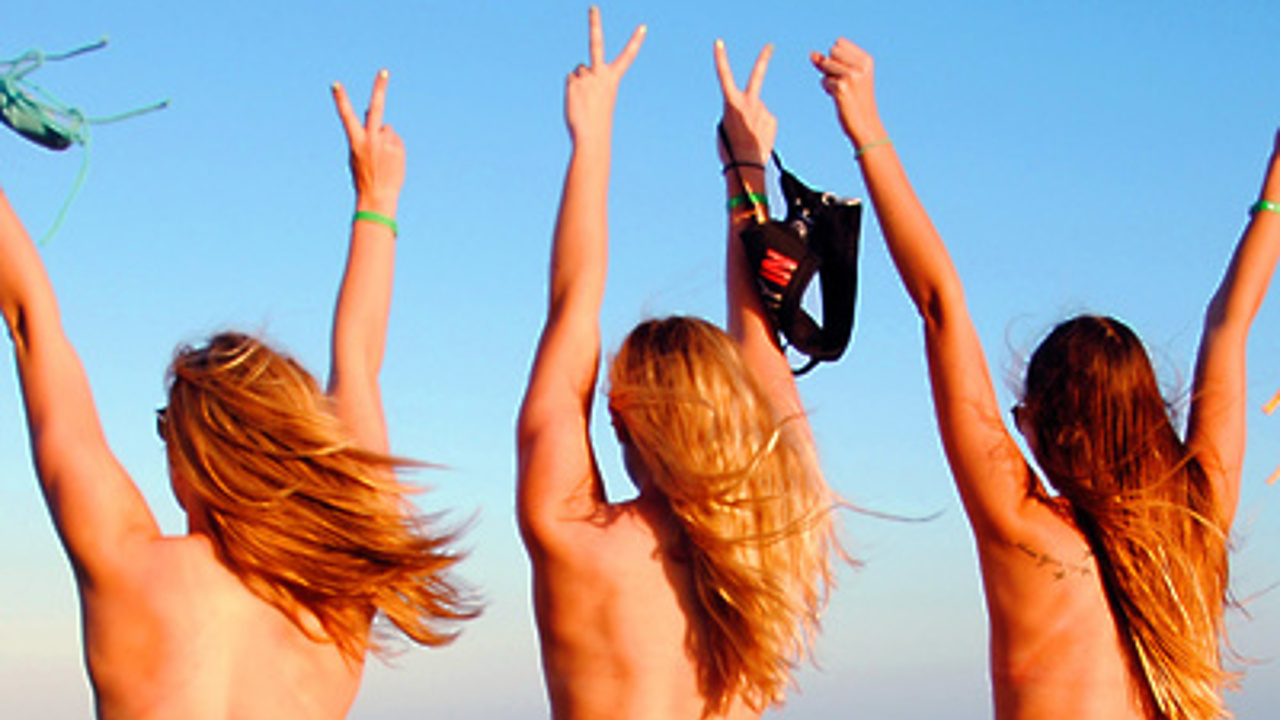 семьи натуристы «Я загораю топлес на даче за забором» - Рамблер/путешествия