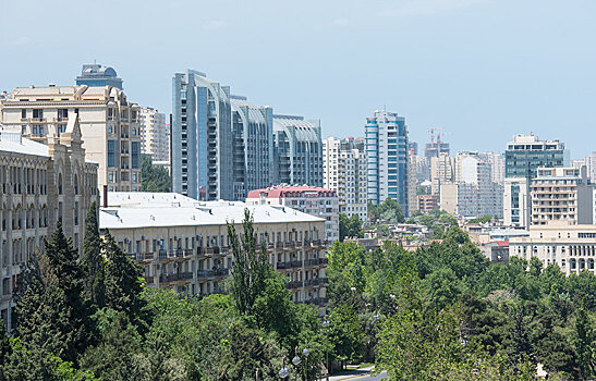 Казань выберет на Новый год Баку и Париж