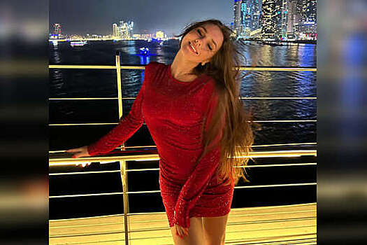 Российская фигуристка Нугуманова опубликовала фото в коротком красном платье