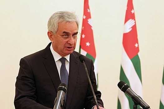 Президент Абхазии вручил 23 ордена "Ахьдз-Апша"