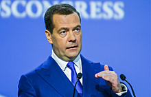 Медведев вручил пять "Премий развития" за лучшие проекты