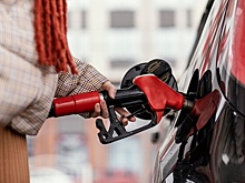 Российские чиновники призвали нефтекомпании сдержать рост цен на заправках