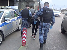 На въезде в Москву при проверке пропусков задержан пассажир такси с наркотиками