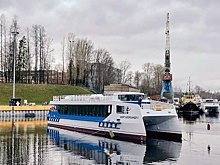 В Петербурге запустят скоростные катамараны в Кронштадт и Петергоф