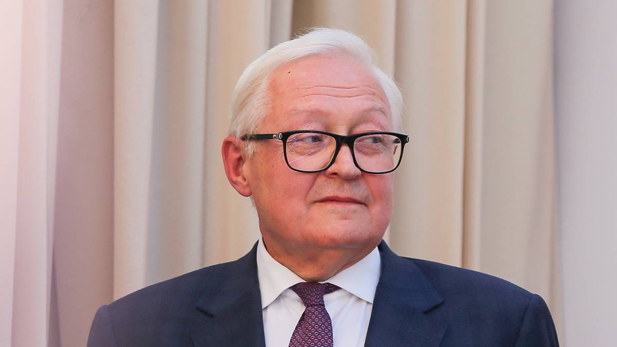 Рябков оценил последствия передачи Киеву ядерного оружия