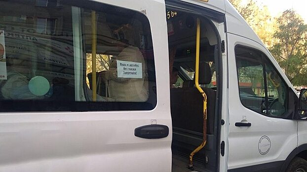 Жители энгельсского поселка стали заложниками перевозчиков