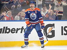 Макдэвид сделал минимум 60 передач в 10 сезонах в НХЛ. У Коффи их 11, рекорд принадлежит Гретцки – 17 сезонов