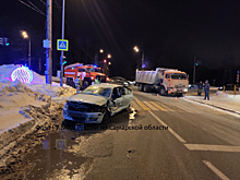 В ДТП с грузовиком в Самаре погиб мужчина и пострадал ребёнок