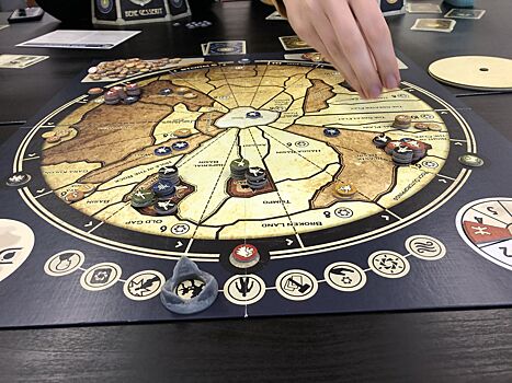 Играть и развиваться: путеводитель по настольным играм