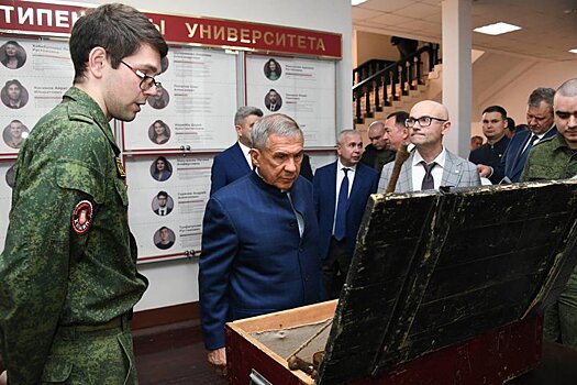 Минниханов ознакомился с работой КНИТУ и обсудил перспективы развития вуза