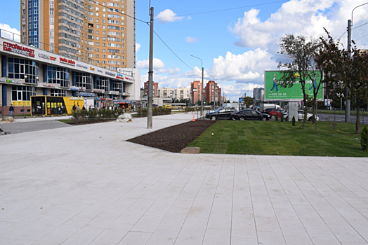 Близость к метро увеличивает цену квартиры в зависимости от класса жилья