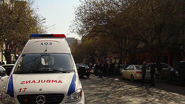 В Азербайджане один человек погиб при столкновении автобуса с грузовиком