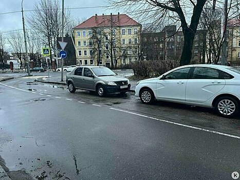 Разметку занесло снегом и машины забрали на штрафстоянку: в центре Калининграда водители попали в ловушку