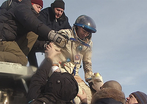 Военные спасатели ЦВО отработали эвакуацию «приземлившихся космонавтов» на Южном Урале