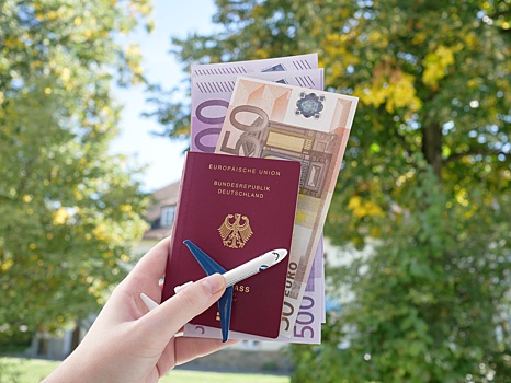 В посольстве Германии не планируют выдавать россиянам туристические визы