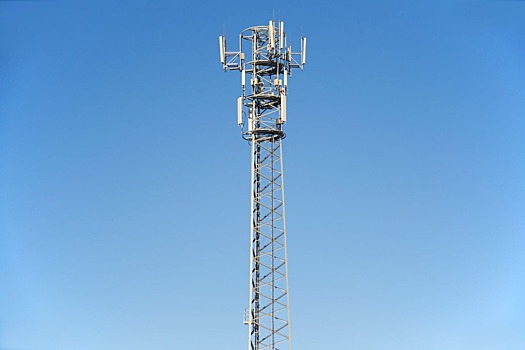 Российский оператор попросил продлить разрешение на иностранные спутники