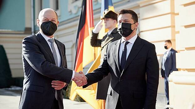 Зеленского высмеяли за ошибку в английском на встрече с Шольцем