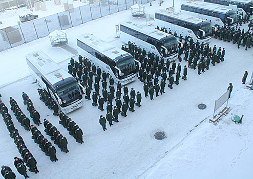 На территории Урала, Поволжья, Сибири первые отправки призывников к местам прохождения военной службы начнутся с 15 апреля