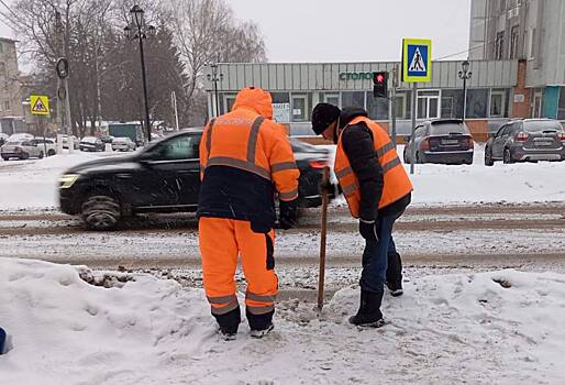 Больше 400 единиц спецтехники задействовали в Подмосковье при уборке дорог от снега минувшей ночью