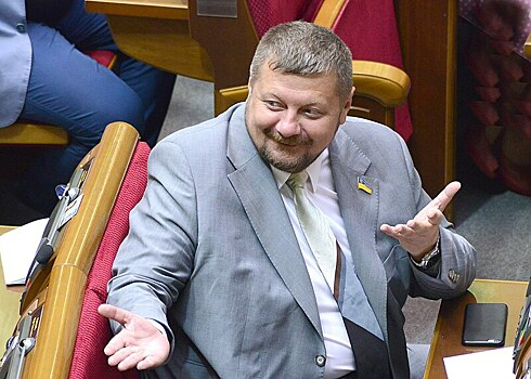 Экс-депутат Рады назвал причину затягивания отставки Залужного