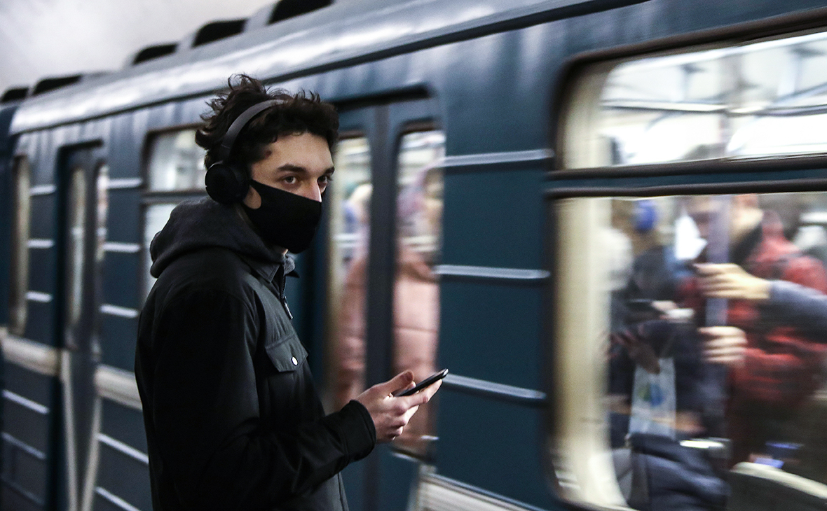Маски в метро СПБ