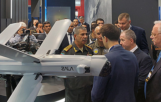 Министр обороны Азербайджана посетил выставку ADEX 2024