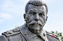 В Самару вернулся Сталин. Неизвестные повесили портрет вождя народов на «Доме печати»