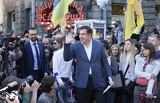 В Запорожье Саакашвили встретят афишы "Клоун приехал"