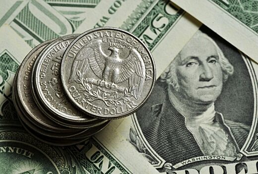 Эксперты советуют продать доллары до конца года