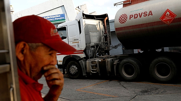 Венесуэла остановила поставки нефти в Европу