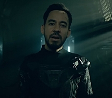 Видео: Роботы из Магнитогорска попали в клип группы Linkin Park