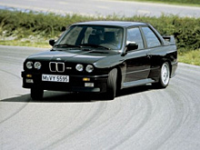 Рестомод BMW M3 E30 с двигателем V10