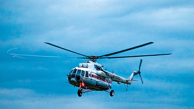 Два вертолета Ми-8 МЧС прибыли в Ейск для эвакуации пострадавших