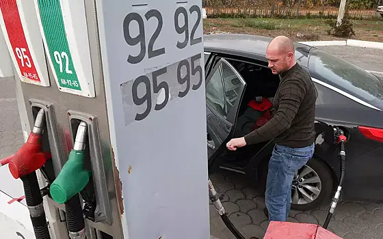 Что будет с ценами на АЗС к декабрю: прогноз экономиста