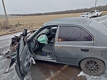 Накануне в Оренбуржье легковушка столкнулась с трактором «Беларус»