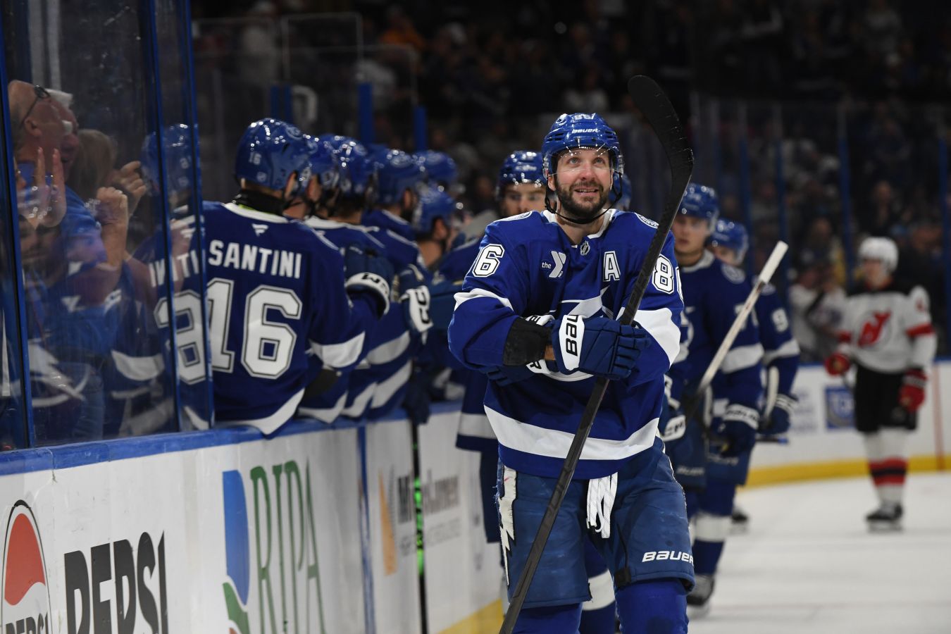 Кучеров — 20-й игрок в истории НХЛ, сыгравший 42+ матча с четырьмя и более очками.