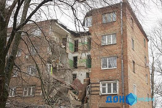 Ростовчане продолжают нести помощь для пострадавших жильцов разрушенного дома на Нариманова