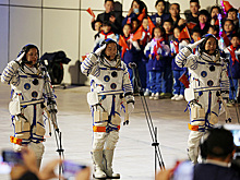 Китайский пилотируемый корабль пристыковался к орбитальной станции КНР