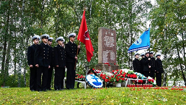 Моряки ВМФ приняли участие в памятном мероприятии, посвященном гибели военных на барже №752 в годы ВОВ
