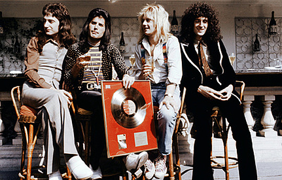 45 лет назад вышел первый альбом Queen. Они стали великими. По-другому и быть не могло