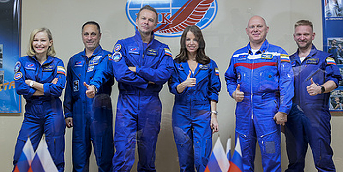 Без удостоверения супергероя. Впервые в космос полетят актриса и режиссер