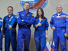 Без удостоверения супергероя. Впервые в космос полетят актриса и режиссер