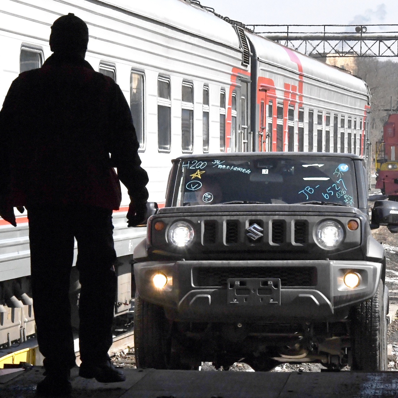 РЖД предложили автопроизводителям чаще доставлять авто по железной дороге -  Рамблер/авто