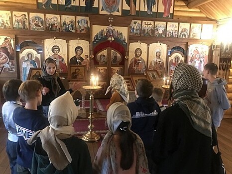 Ученики школы №1205 с экскурсией посетили храм Святой равноапостольной Нины