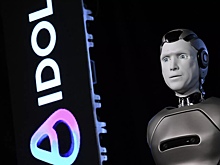 Упавшего на показе российского робота Aidol пообещали усовершенствовать