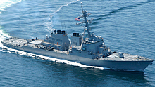 Китайский корабль "атаковал" эсминец ВМС США