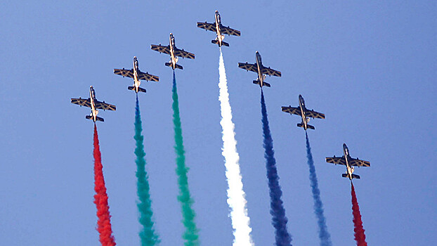 Репетиция пилотажной группы Al Fursan Военно-воздушных сил ОАЭ