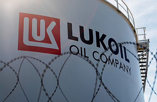 Украина заблокировала поставки нефти «Лукойла» в Словакию и Венгрию